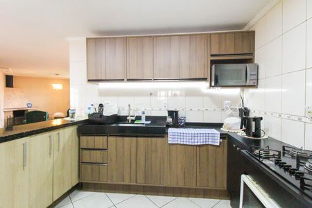 Casa à venda com 200m², 3 quartos e 3 vagas Casa à venda com 200m², 3 quartos e 3 vagasCozinha