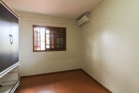Quarto 2 de casa à venda com 3 quartos, 200m² em Igara, Canoas