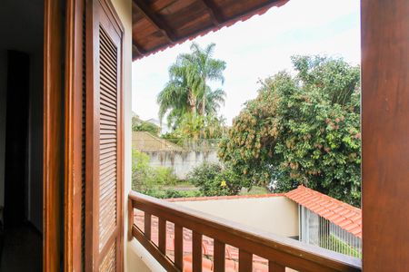 Casa à venda com 200m², 3 quartos e 3 vagas Casa à venda com 200m², 3 quartos e 3 vagasSuíte