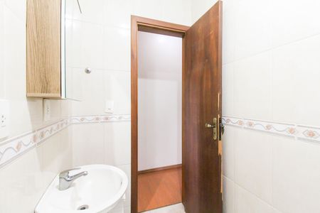 Casa à venda com 200m², 3 quartos e 3 vagas Casa à venda com 200m², 3 quartos e 3 vagasBanheiro