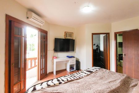 Casa à venda com 200m², 3 quartos e 3 vagas Casa à venda com 200m², 3 quartos e 3 vagasSuíte