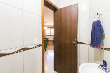 Casa à venda com 200m², 3 quartos e 3 vagas Casa à venda com 200m², 3 quartos e 3 vagasLavabo