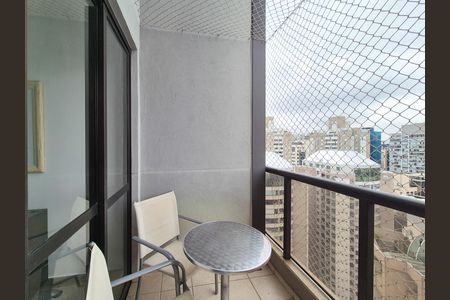 Varanda de apartamento para alugar com 2 quartos, 135m² em Moema, São Paulo