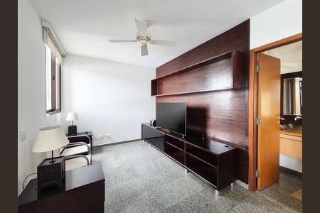 Sala de apartamento para alugar com 2 quartos, 135m² em Moema, São Paulo