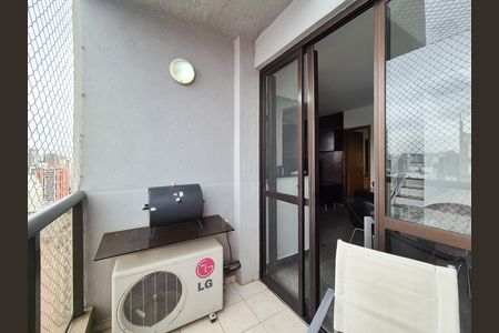 Sala de apartamento para alugar com 2 quartos, 135m² em Moema, São Paulo