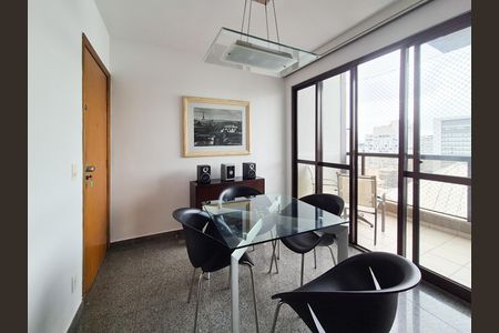 Apartamento para alugar com 135m², 2 quartos e 2 vagasSala