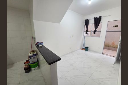 Casa de condomínio para alugar com 47m², 1 quarto e 1 vaga Casa de condomínio para alugar com 47m², 1 quarto e 1 vagaSala