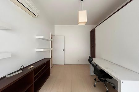 Apartamento à venda com 160m², 4 quartos e 2 vagas