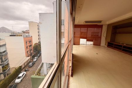 Apartamento à venda com 160m², 4 quartos e 2 vagas