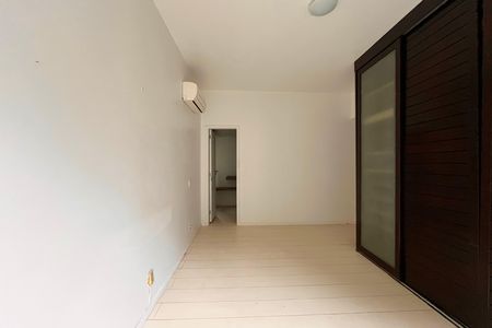 Apartamento à venda com 160m², 4 quartos e 2 vagas
