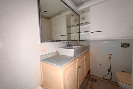 Apartamento à venda com 160m², 4 quartos e 2 vagas