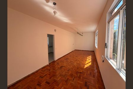 Apartamento à venda com 105m², 3 quartos e 1 vaga Apartamento à venda com 105m², 3 quartos e 1 vagaSala