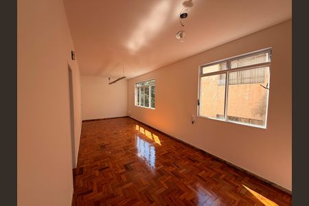 Apartamento à venda com 105m², 3 quartos e 1 vaga Apartamento à venda com 105m², 3 quartos e 1 vagaSala