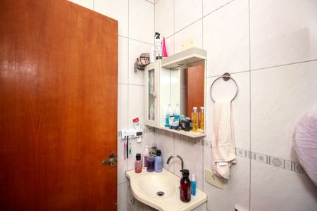 Casa à venda com 120m², 3 quartos e 2 vagas Casa à venda com 120m², 3 quartos e 2 vagasBanheiro Social