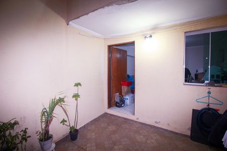Casa à venda com 120m², 3 quartos e 2 vagas Casa à venda com 120m², 3 quartos e 2 vagasQuintal