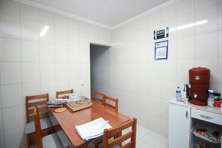 Casa à venda com 120m², 3 quartos e 2 vagas Casa à venda com 120m², 3 quartos e 2 vagasCozinha