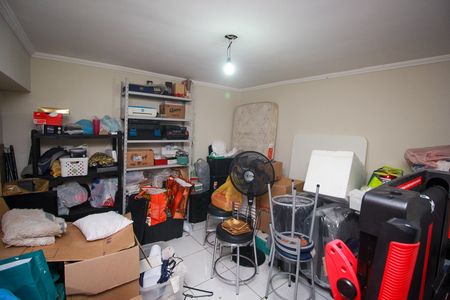 Casa à venda com 120m², 3 quartos e 2 vagas Casa à venda com 120m², 3 quartos e 2 vagasQuarto no porão