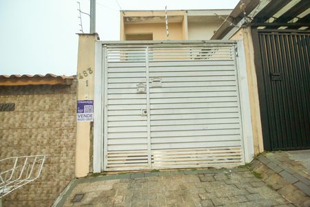 Casa à venda com 120m², 3 quartos e 2 vagas Casa à venda com 120m², 3 quartos e 2 vagasPlaca instalada em 22/05/2026 com o código YSQQ-248