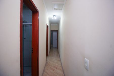 Casa à venda com 120m², 3 quartos e 2 vagas Casa à venda com 120m², 3 quartos e 2 vagasCorredor