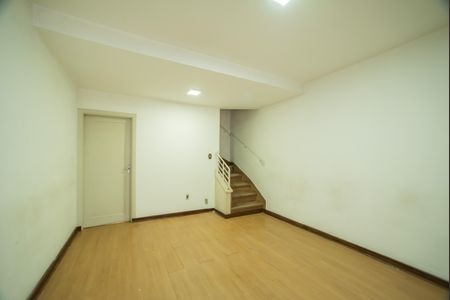 Sala de casa à venda com 2 quartos, 106m² em Planalto Paulista, São Paulo
