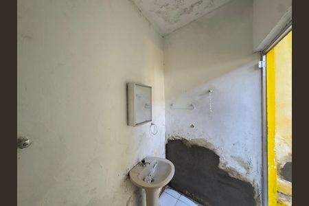 Casa à venda com 100m², 3 quartos e 3 vagasBanheiro 2