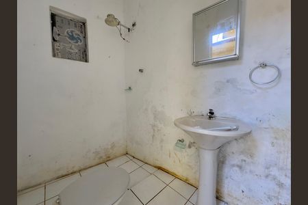 Casa à venda com 100m², 3 quartos e 3 vagasBanheiro 2