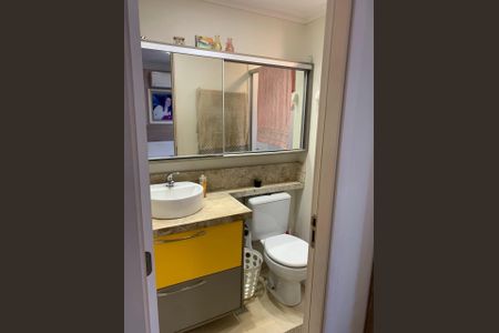 Apartamento à venda com 65m², 3 quartos e 2 vagas Apartamento à venda com 65m², 3 quartos e 2 vagasBanheiro 1