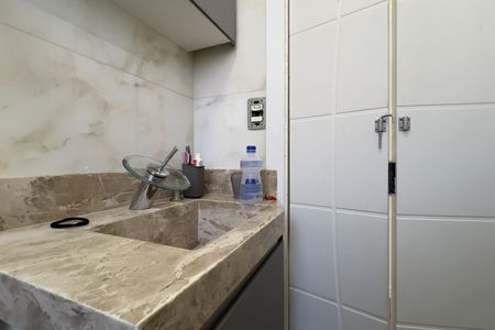 Banheiro de apartamento para alugar com 2 quartos, 44m² em Vila Nova Bonsucesso, Guarulhos