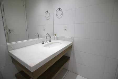 Apartamento à venda com 67m², 2 quartos e 1 vagaBanheiro da Suíte