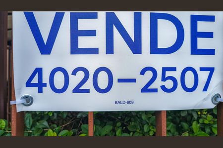 Apartamento à venda com 74m², 2 quartos e 1 vaga Apartamento à venda com 74m², 2 quartos e 1 vagaPlaquinha instalada