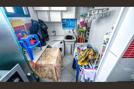 Apartamento à venda com 74m², 2 quartos e 1 vaga Apartamento à venda com 74m², 2 quartos e 1 vagaCozinha e Área de Serviço