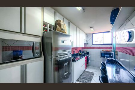 Apartamento à venda com 74m², 2 quartos e 1 vaga Apartamento à venda com 74m², 2 quartos e 1 vagaCozinha e Área de Serviço