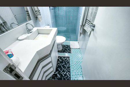 Apartamento à venda com 74m², 2 quartos e 1 vaga Apartamento à venda com 74m², 2 quartos e 1 vagaBanheiro