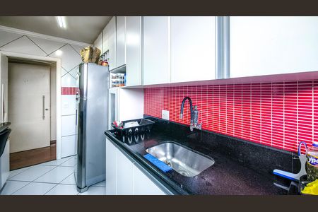 Apartamento à venda com 74m², 2 quartos e 1 vaga Apartamento à venda com 74m², 2 quartos e 1 vagaCozinha e Área de Serviço