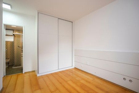 Apartamento para alugar com 74m², 2 quartos e 1 vagaSuíte