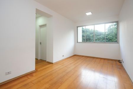 Apartamento para alugar com 74m², 2 quartos e 1 vagaSala