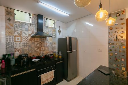 Casa de condomínio à venda com 90m², 4 quartos e 2 vagas