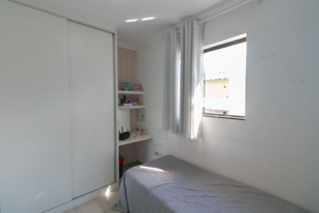 Casa de condomínio à venda com 90m², 4 quartos e 2 vagas