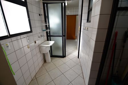 Apartamento para alugar com 75m², 3 quartos e 1 vagaÁrea de Serviço