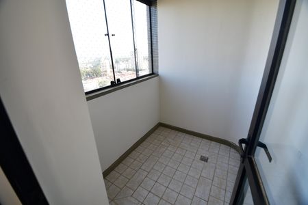 Apartamento para alugar com 75m², 3 quartos e 1 vagaVaranda