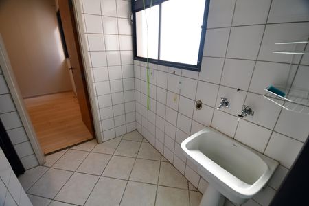 Apartamento para alugar com 75m², 3 quartos e 1 vagaÁrea de Serviço