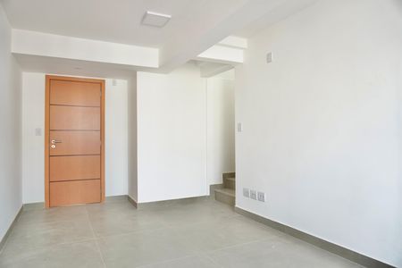 Sala  de apartamento para alugar com 2 quartos, 130m² em Santo Antônio, Belo Horizonte