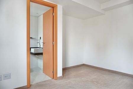 Apartamento para alugar com 130m², 2 quartos e 2 vagas Apartamento para alugar com 130m², 2 quartos e 2 vagasSuíte
