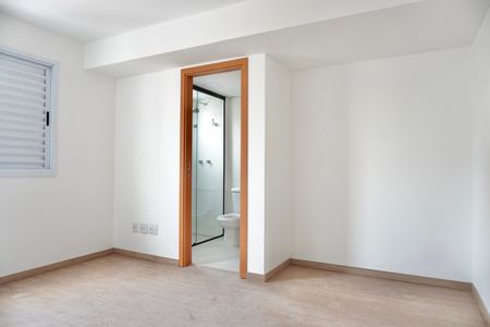 Apartamento para alugar com 130m², 2 quartos e 2 vagas Apartamento para alugar com 130m², 2 quartos e 2 vagasSuíte