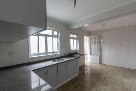 Casa à venda com 125m², 3 quartos e 2 vagas Casa à venda com 125m², 3 quartos e 2 vagasCozinha