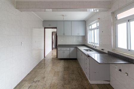 Casa à venda com 125m², 3 quartos e 2 vagas Casa à venda com 125m², 3 quartos e 2 vagasCozinha