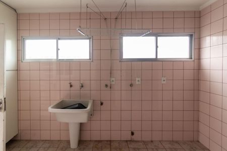 Casa à venda com 125m², 3 quartos e 2 vagas Casa à venda com 125m², 3 quartos e 2 vagasÁrea de Serviço