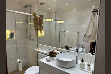 Banheiro de apartamento para alugar com 3 quartos, 94m² em Centro, Nova Iguaçu