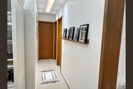 Corredor de apartamento para alugar com 3 quartos, 94m² em Centro, Nova Iguaçu