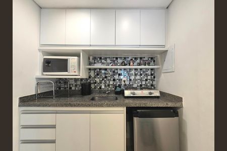 Cozinha de kitnet/studio para alugar com 1 quarto, 37m² em Indianópolis, São Paulo